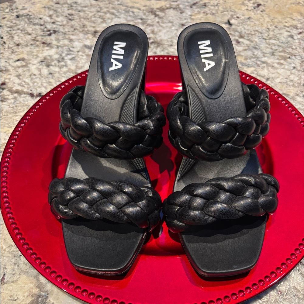 Never worn . Women's Black Double Braided Sandals